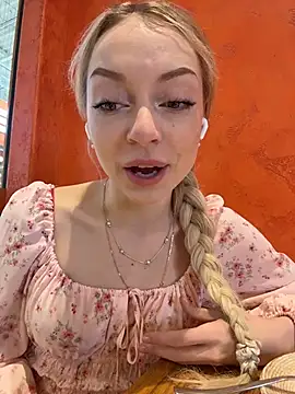 Snapshot of melissa_grr chatting on 07-22-26, 01:46 melissa grr online show from 07-22-26, 01:46