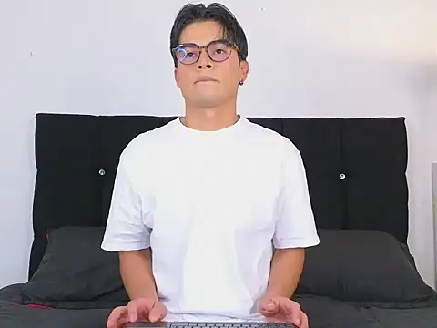 Snapshot of dereck_jeter chatting on 02-13-26, 03:28 dereck jeter online show from 02-13-26, 03:28