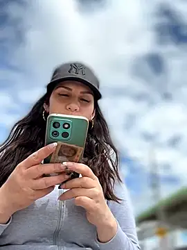 Alysson-- online show from 03-31-26, 02:41