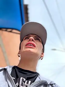 Alysson-- online show from 04-08-26, 01:56