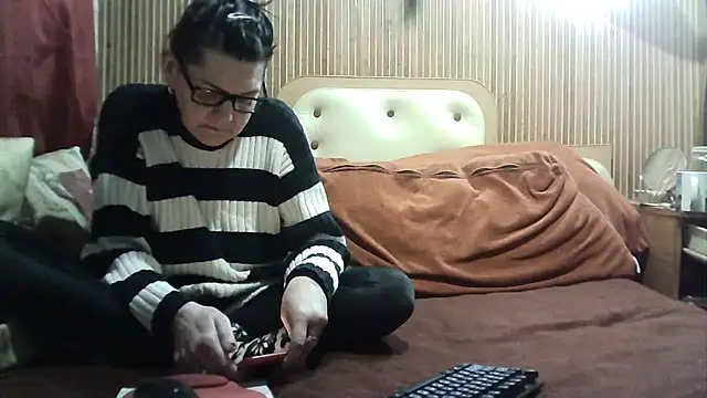 AlanaLaDream online show from 01-12-26, 09:41