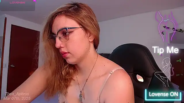 Snapshot of Thea_Aphros_ chatting on 03-08-25, 02:34 Thea Aphros online show from 03-08-25, 02:34
