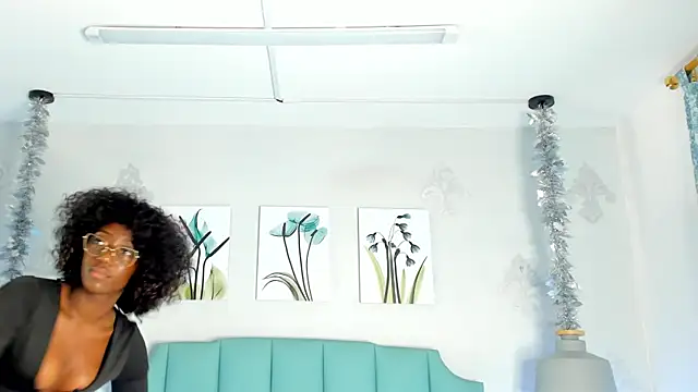 Khenta Michells online show from 03-18-25, 05:12