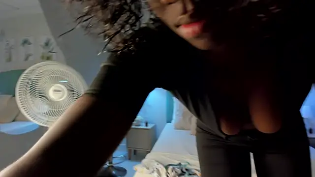 Khenta Michells online show from 03-18-25, 11:00