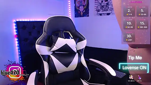 Snapshot of Skyler__blue4 chatting on 11-14-25, 09:18 Skyler blue4 online show from 11-14-25, 09:18