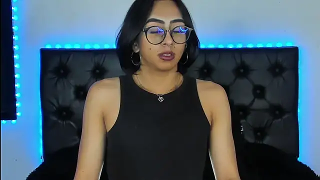 Snapshot of Skyler__blue4 chatting on 01-15-25, 04:15 Skyler blue4 online show from 01-15-25, 04:15