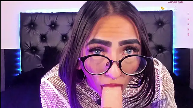 Snapshot of Skyler__blue4 chatting on 02-06-25, 10:36 Skyler blue4 online show from 02-06-25, 10:36