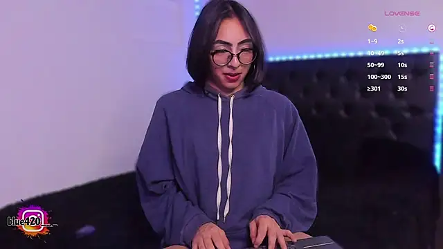 Snapshot of Skyler__blue4 chatting on 03-02-25, 04:50 Skyler blue4 online show from 03-02-25, 04:50