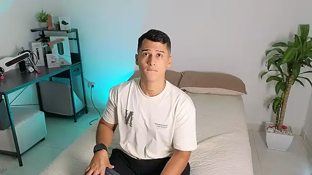 hot69temptation  online show from 02-07-26, 03:42