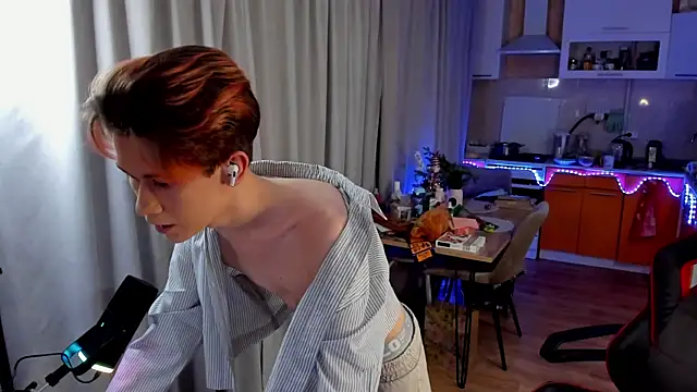 AndrewwCarter2 online show from 01-24-25, 05:53