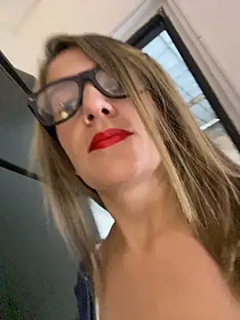 gwen ashly online show from 04-07-26, 08:54