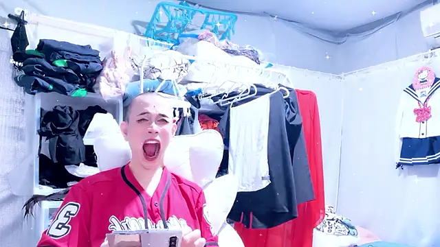 Im IVE LOVE online show from 06-07-26, 04:34