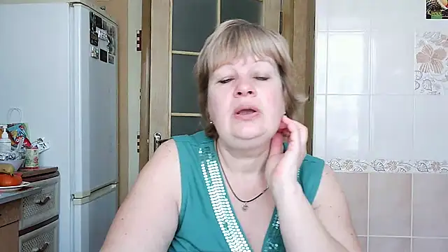 Snapshot of Ettie_Tonia chatting on 02-22-25, 08:40 Ettie Tonia online show from 02-22-25, 08:40