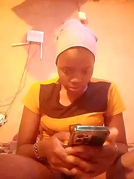 QUEEN-NAIMA online show from 09-17-25, 09:22