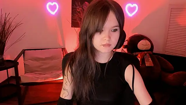 Elainebeness online show from 03-20-26, 07:37