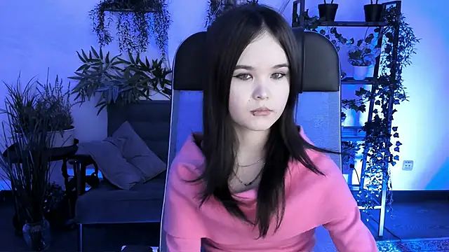 Elainebeness online show from 11-24-25, 08:31