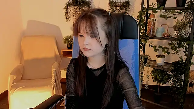 Elainebeness online show from 02-15-26, 04:17