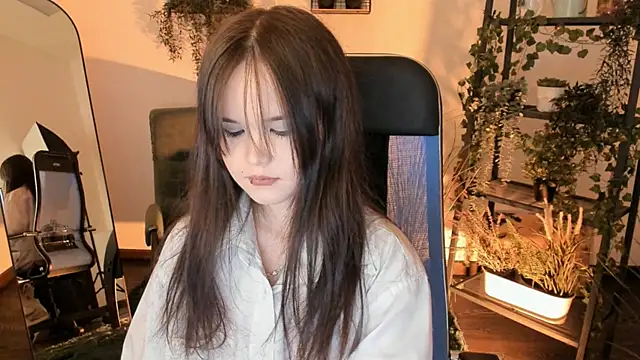 Elainebeness online show from 04-27-26, 04:05