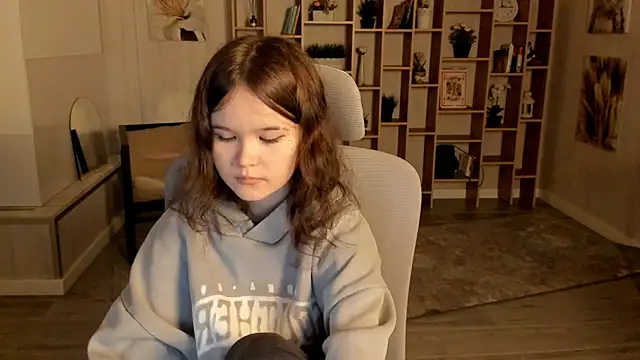 Elainebeness online show from 09-16-25, 07:04