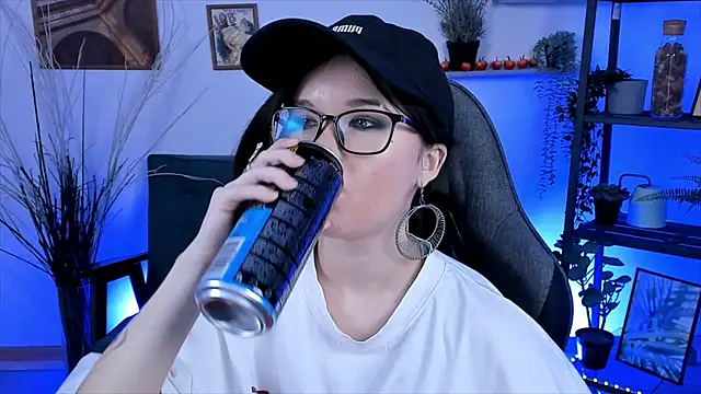 Elainebeness online show from 03-06-25, 10:47