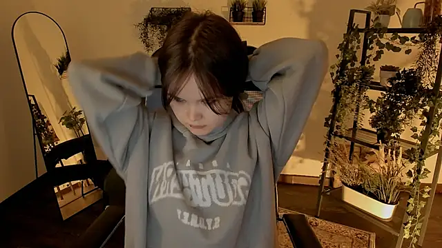 Elainebeness online show from 04-12-26, 10:13