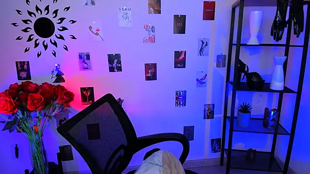 JaneWyatt online show from 03-15-25, 07:42