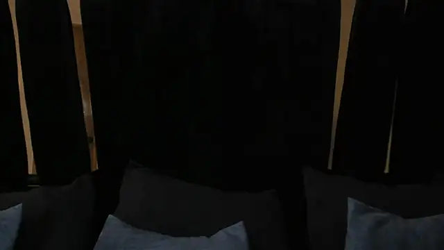 Snapshot of julieta_jewel chatting on 05-01-26, 01:38 julieta jewel online show from 05-01-26, 01:38