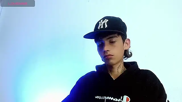 ttimy x boy online show from 11-18-25, 03:54