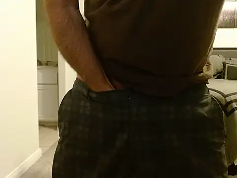 Snapshot of GirthBullger4You chatting on 03-22-25, 05:28 GirthBullger4You online show from 03-22-25, 05:28