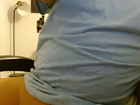 Snapshot of GirthBullger4You chatting on 02-01-25, 03:41 GirthBullger4You online show from 02-01-25, 03:41