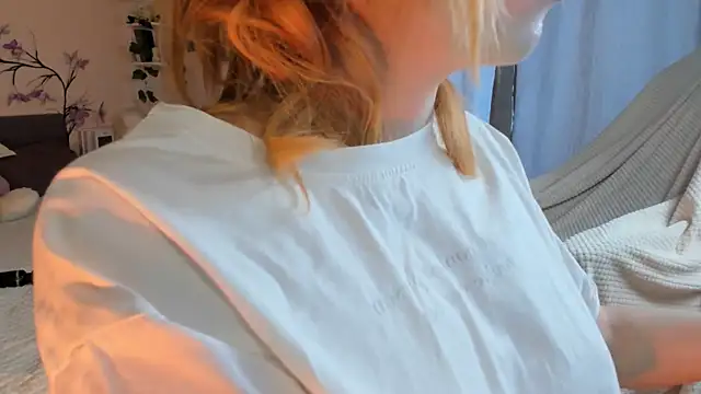 Emily relish online show from 09-25-25, 01:17