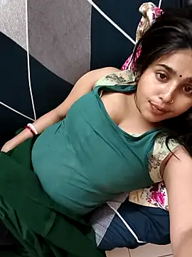 Snapshot of Sweet-Rani chatting on 05-12-26, 05:19 Sweet-Rani online show from 05-12-26, 05:19