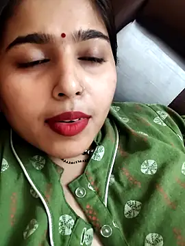 Snapshot of Sweet-Rani chatting on 04-15-26, 07:58 Sweet-Rani online show from 04-15-26, 07:58
