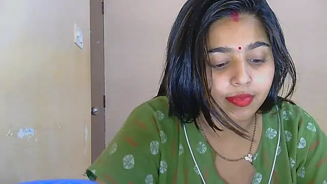 Snapshot of Sweet-Rani chatting on 04-15-26, 06:01 Sweet-Rani online show from 04-15-26, 06:01