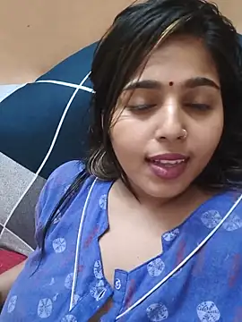 Snapshot of Sweet-Rani chatting on 05-29-26, 04:13 Sweet-Rani online show from 05-29-26, 04:13