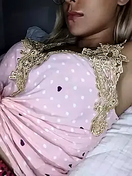 Snapshot of fofinhaa12 chatting on 03-20-25, 12:08 fofinhaa12 online show from 03-20-25, 12:08