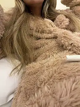 fofinhaa12 online show from 02-15-26, 08:52