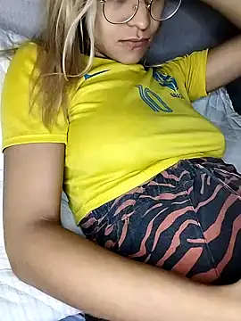 Snapshot of fofinhaa12 chatting on 02-13-25, 10:00 fofinhaa12 online show from 02-13-25, 10:00