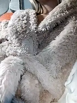 fofinhaa12 online show from 11-27-25, 03:01