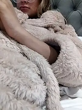 Snapshot of fofinhaa12 chatting on 10-01-25, 12:31 fofinhaa12 online show from 10-01-25, 12:31