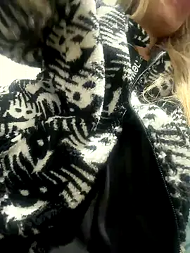 fofinhaa12 online show from 12-19-25, 03:10