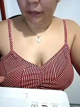 Snapshot of MirandaSoto chatting on 03-20-25, 11:34 MirandaSoto online show from 03-20-25, 11:34