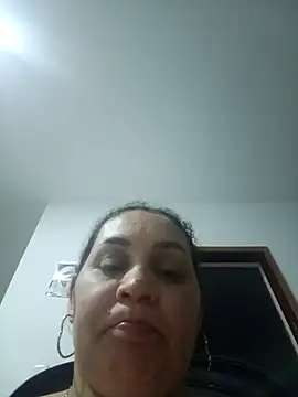 Snapshot of MirandaSoto chatting on 09-10-25, 03:38 MirandaSoto online show from 09-10-25, 03:38