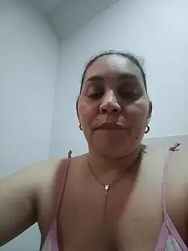 Snapshot of MirandaSoto chatting on 07-06-26, 04:19 MirandaSoto online show from 07-06-26, 04:19
