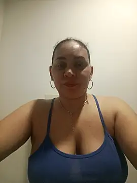 Snapshot of MirandaSoto chatting on 10-11-25, 02:56 MirandaSoto online show from 10-11-25, 02:56