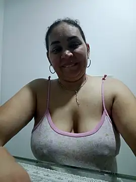 Snapshot of MirandaSoto chatting on 10-03-25, 04:03 MirandaSoto online show from 10-03-25, 04:03