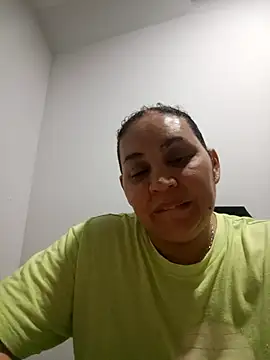 Snapshot of MirandaSoto chatting on 09-25-25, 03:34 MirandaSoto online show from 09-25-25, 03:34