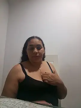 Snapshot of MirandaSoto chatting on 10-18-25, 03:41 MirandaSoto online show from 10-18-25, 03:41