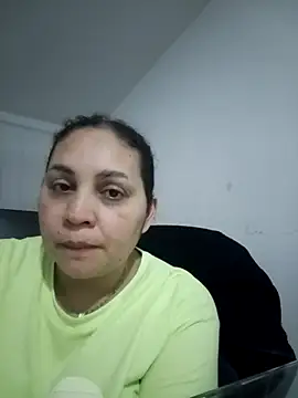 Snapshot of MirandaSoto chatting on 09-11-25, 04:12 MirandaSoto online show from 09-11-25, 04:12