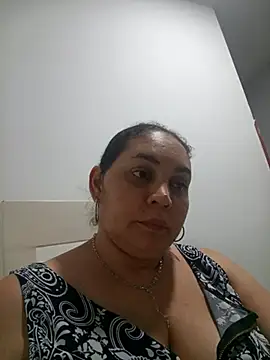 Snapshot of MirandaSoto chatting on 10-09-25, 03:40 MirandaSoto online show from 10-09-25, 03:40